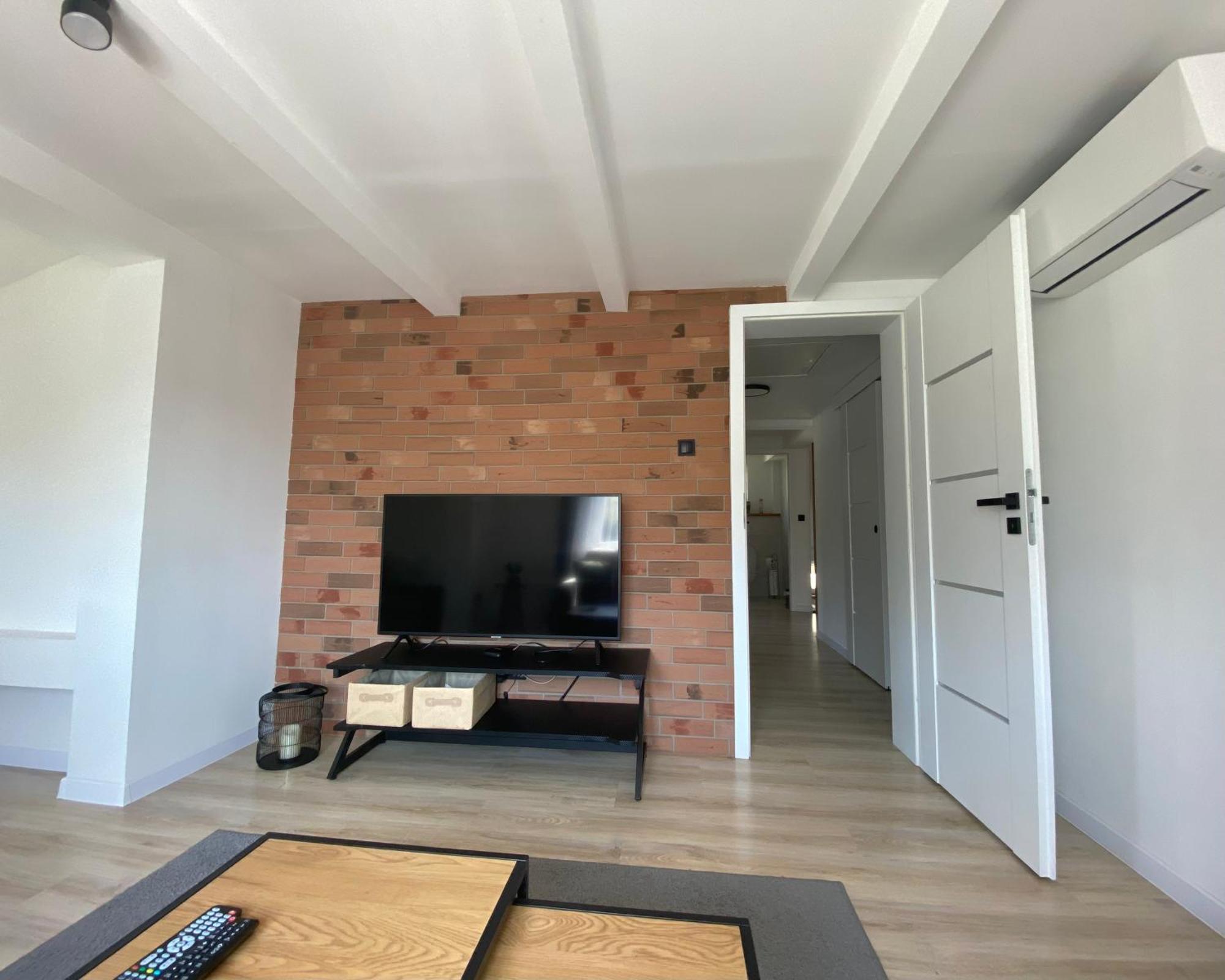 Apartamenty Fredry Lesko Esterno foto