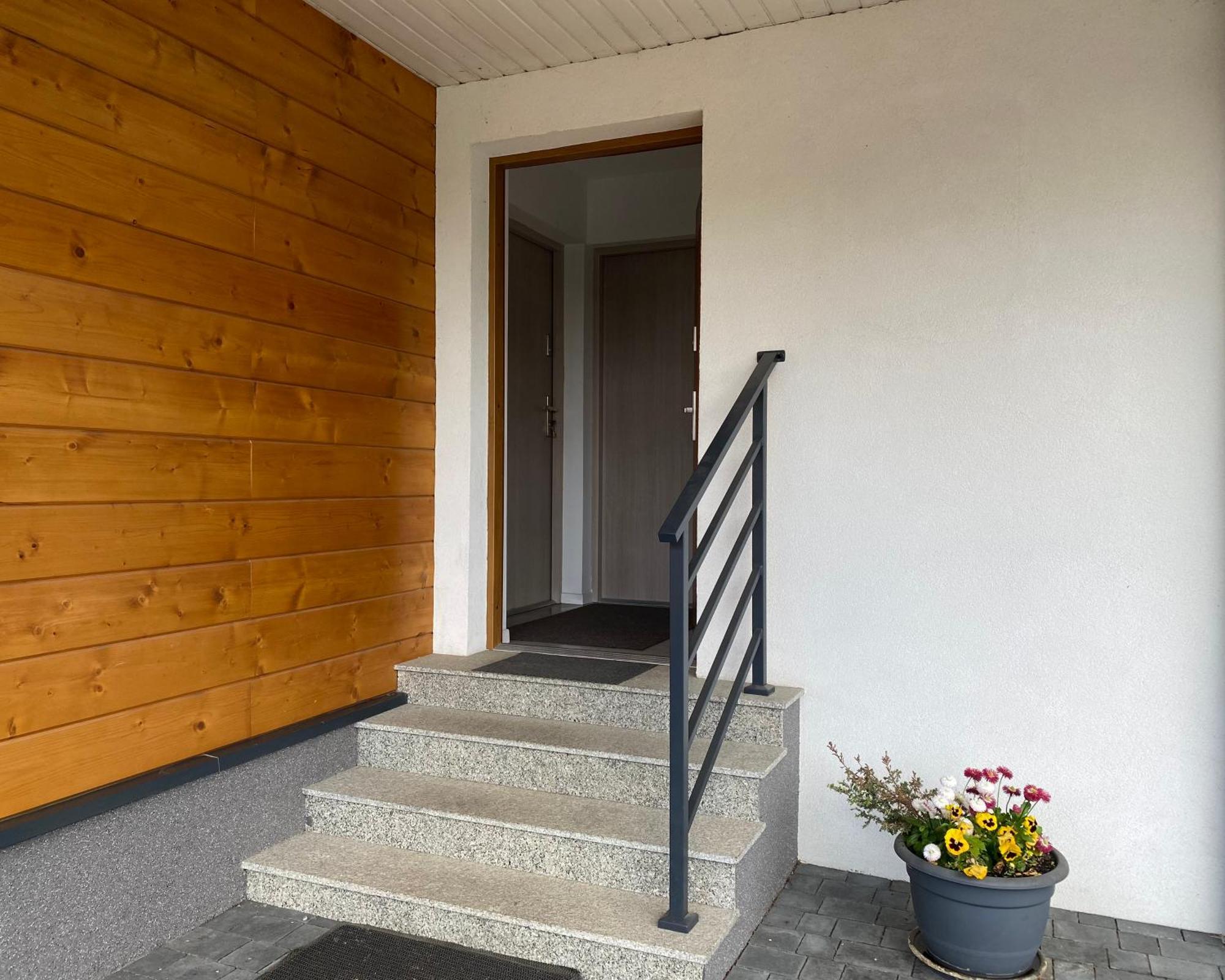 Apartamenty Fredry Lesko Esterno foto