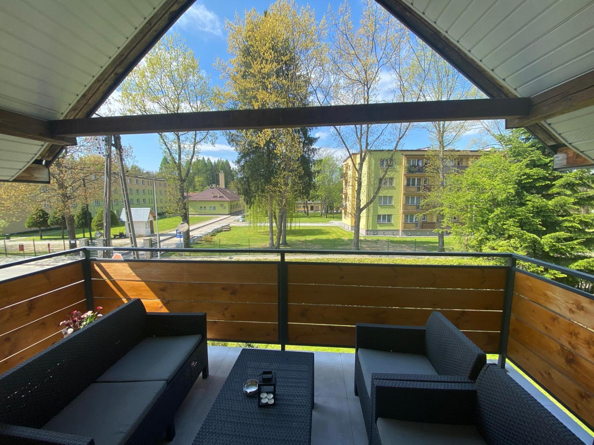 Apartamenty Fredry Lesko Esterno foto