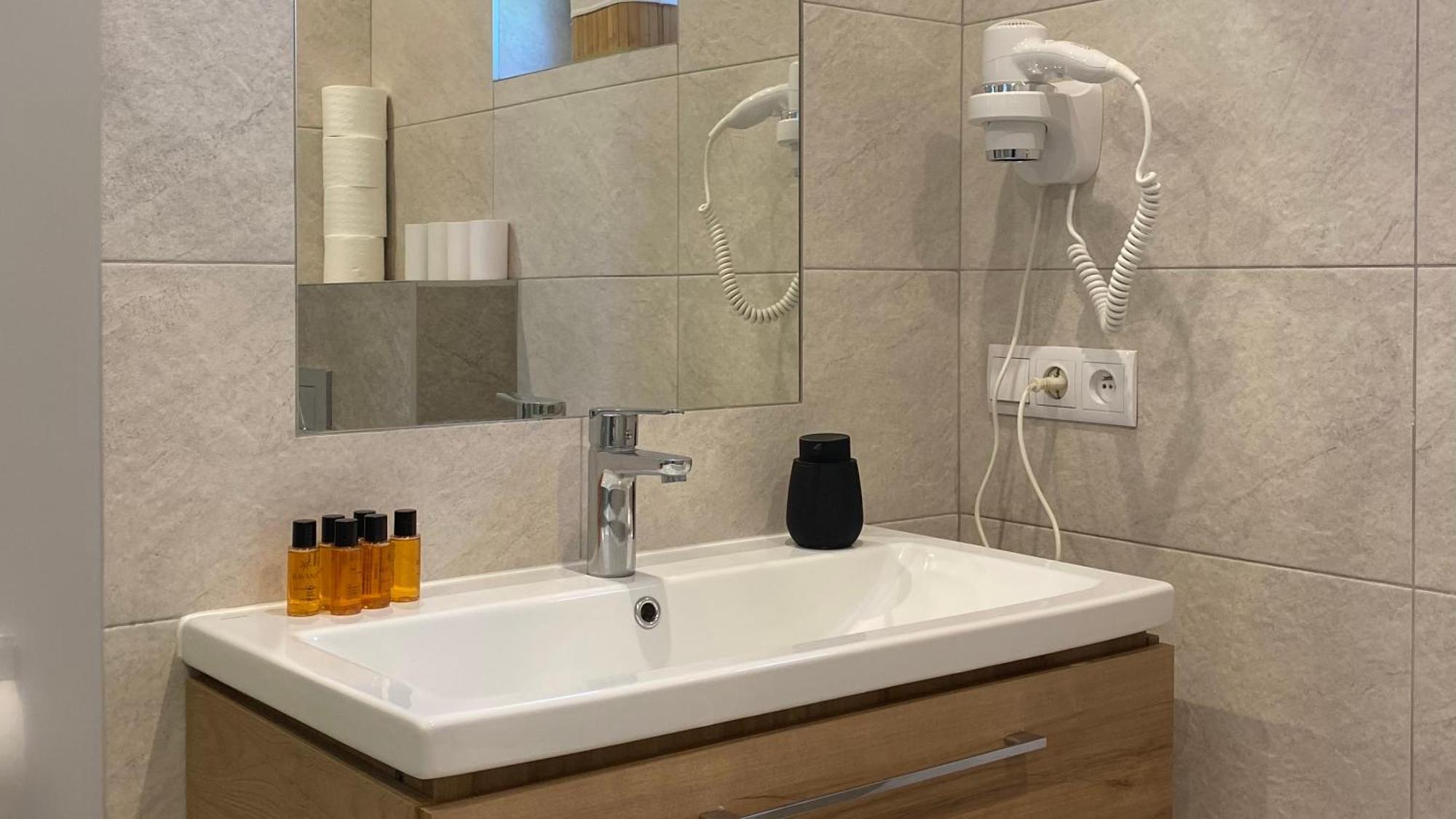 Apartamenty Fredry Lesko Esterno foto